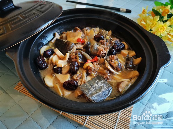 怎么做鸡腿菇炖甲鱼煲