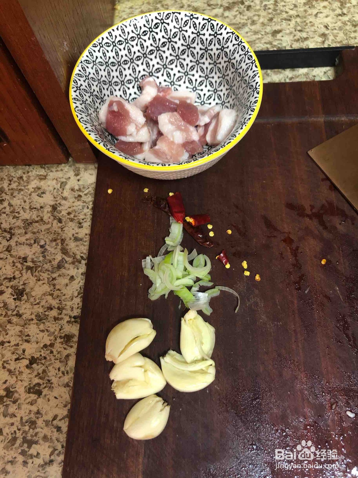 香菇油菜炒五花肉