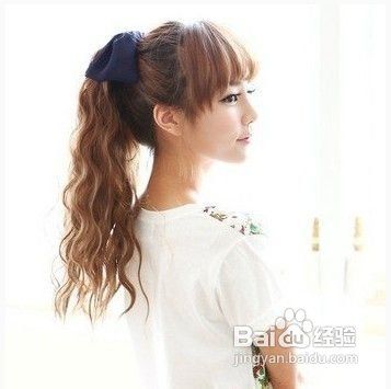 巧搭蝴蝶结发饰速变俏女孩