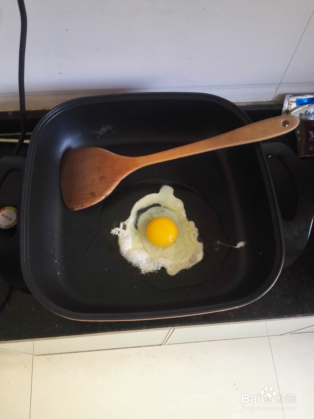 如何煎火腿肠与鸡蛋当成一顿饭来吃