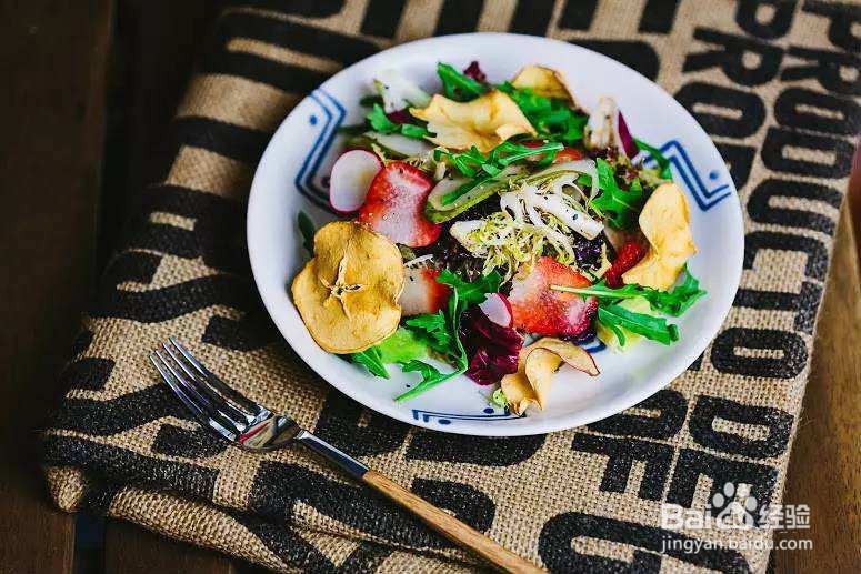 如何克服压力下的暴饮暴食