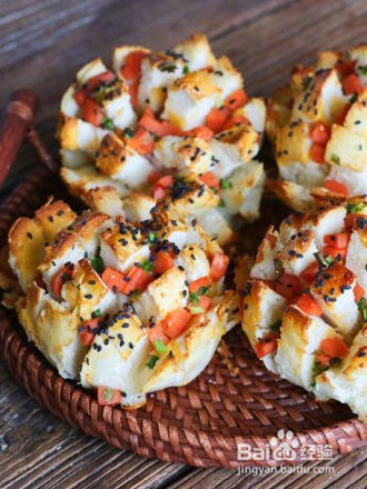 火腿肠108种做法之火腿肠烤馒头