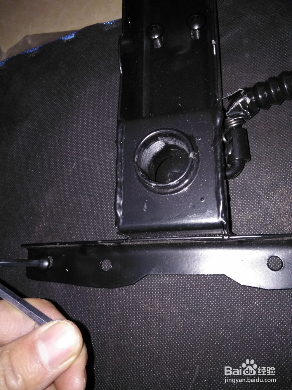 如何安装便携式电脑椅子