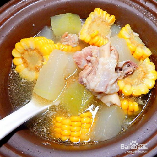 冬瓜排骨汤熬出白汤