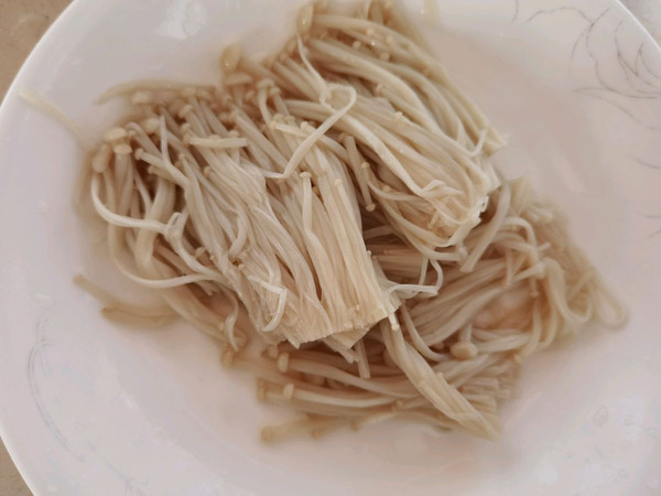 凉拌菠菜金针菇