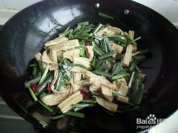 如何制作韭菜炒腐竹