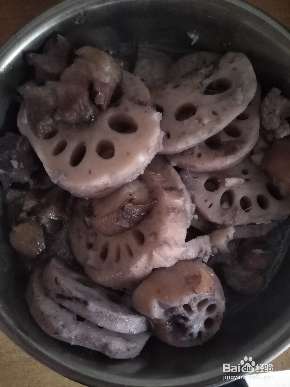 简单的腊肉煲莲藕