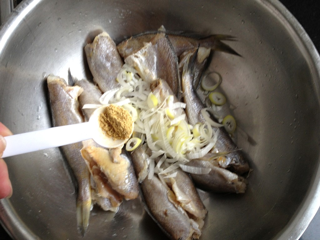 黄花鱼还能这样做？香酥可口的黄花鱼好吃的停不下来