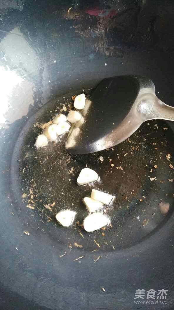 芹菜炒香干的做法