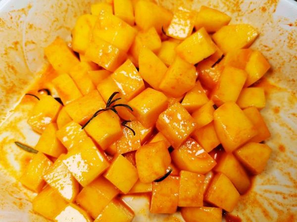 炸奥尔良芝士鸡腿和奥尔良土豆块