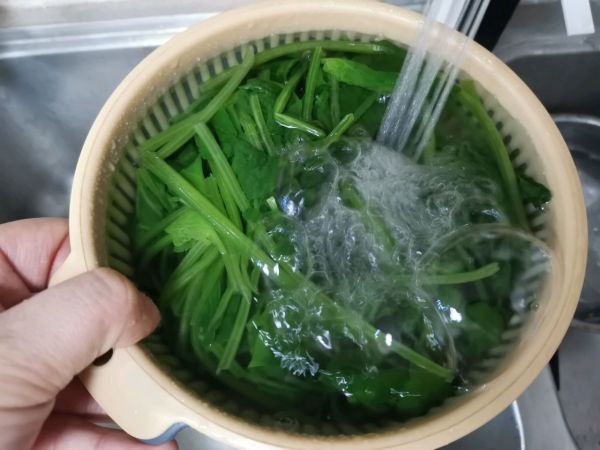 低脂凉拌菠菜豆腐皮