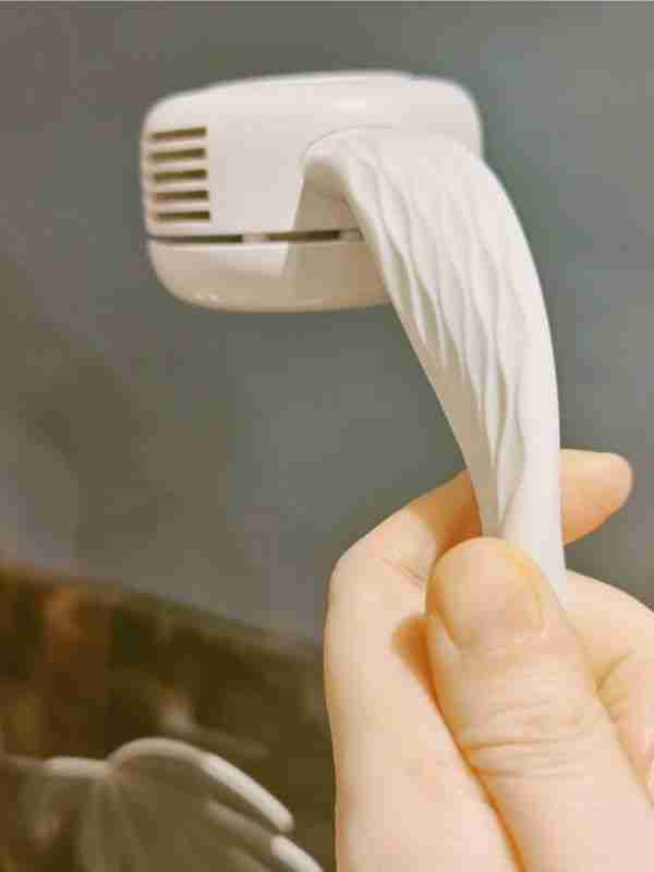 夏天的降温神器，干什么都可以用，必备小风扇。
