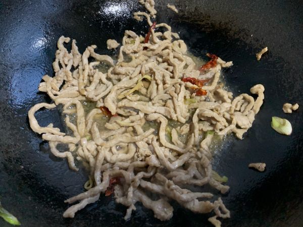 黑椒干煸肉丝芹菜