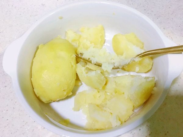 超香土豆金枪鱼烤鸡蛋