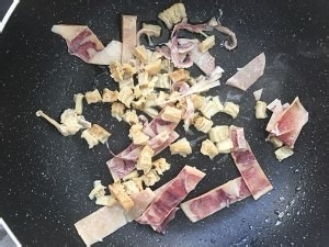 瑶柱鱿鱼干炒粉丝的做法