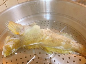 清蒸黄鱼怎么做?