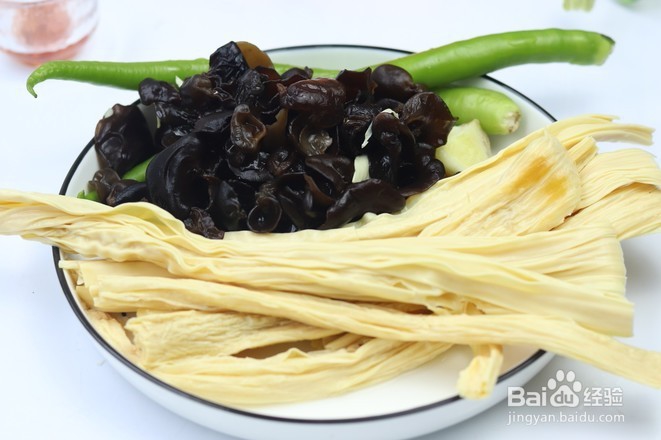 营养美味的木耳炒腐竹