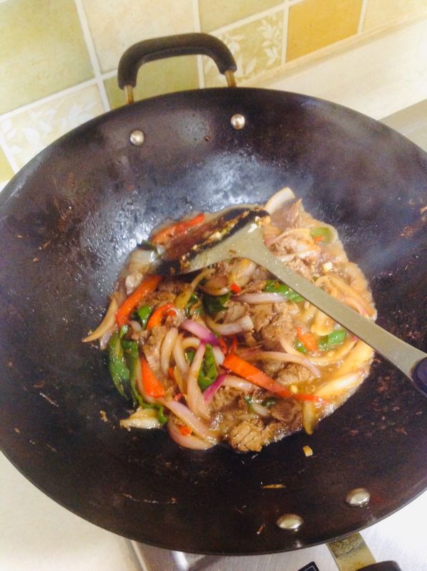 青椒洋葱炒牛肉