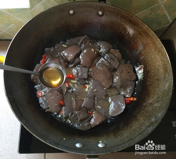 韭菜炒鸭血的制作方法