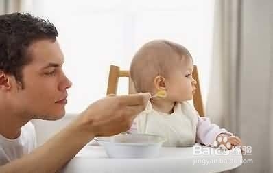 <b>两岁的宝宝不爱吃饭怎么办</b>