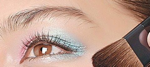 教你红搭蓝粉嫩可爱眼妆让你今夏玩转色彩