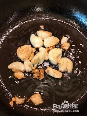 蒜香肉片烧茭白的做法