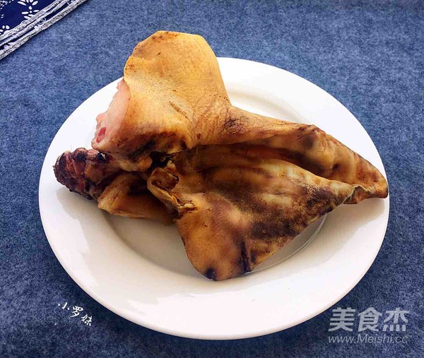 凉拌猪耳片的做法