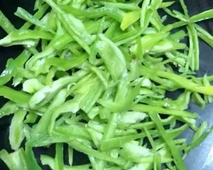 超级下饭的香干炒腊肉制作方法!