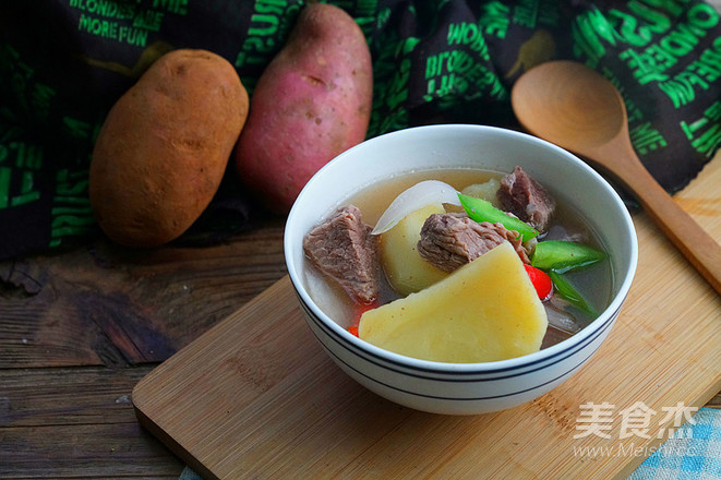 红皮土豆焖牛肉