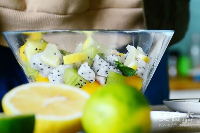 超清新的鲜虾水果沙拉