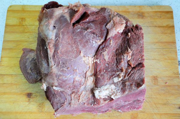 回锅牛肉炒青椒蒜苗