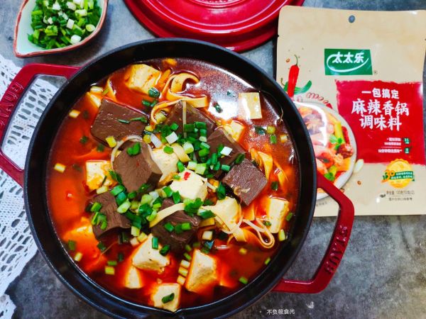 香辣鸭血豆腐锅