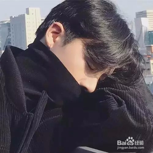 男生怎么自拍才好看?