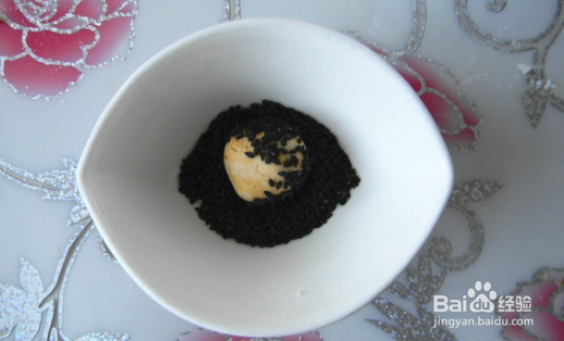 如何制作黑芝麻红薯丸子