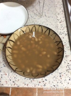 食补养生芹菜炝花生米的做法
