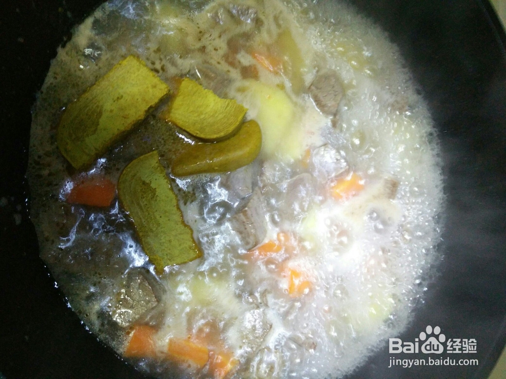 制作美味的咖喱土豆牛肉