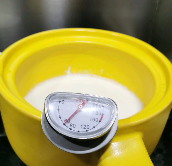 超级好吃的简易版巧克力豆蛋糕