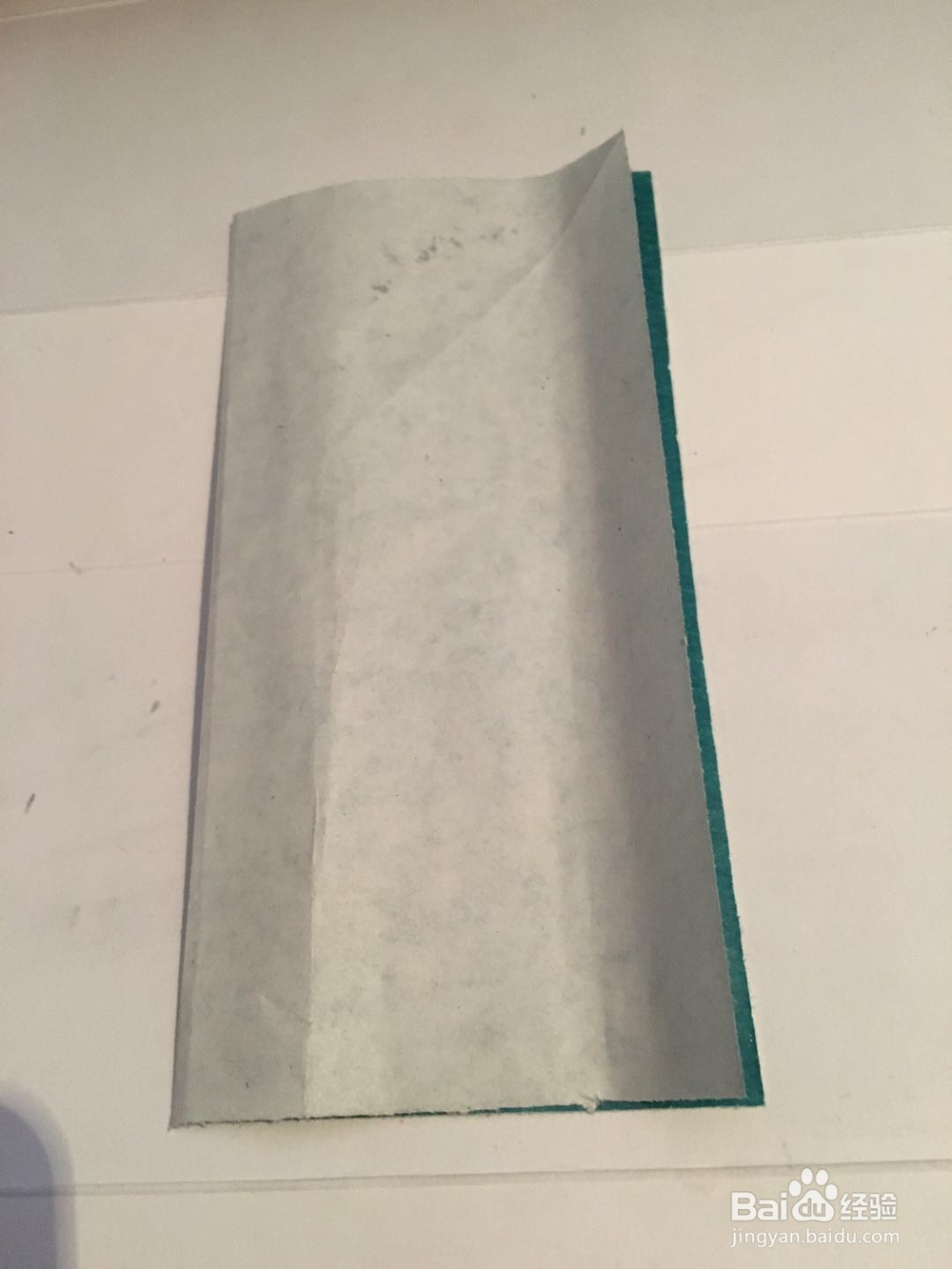 一只好帅帅的青蛙怎样用彩纸裁剪