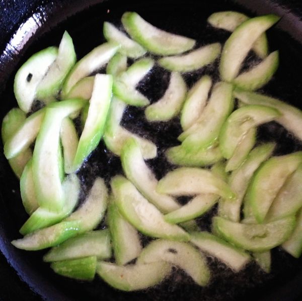 丝瓜何仙菇溜鱼片