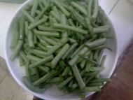 豆角炒火腿肠的做法