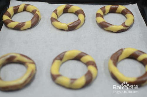 ‘手镯’双色饼干