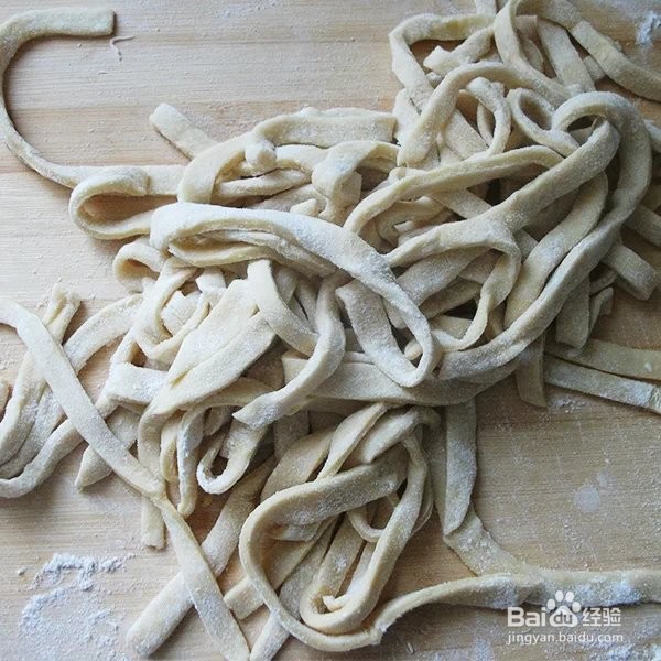 家常鸡蛋手擀面做法 早餐鸡蛋面营养美味蔬菜