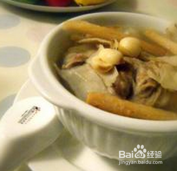 嘴唇干裂脱皮怎么办好