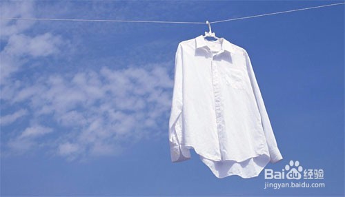 如何清洗衣服上的顽固污渍？