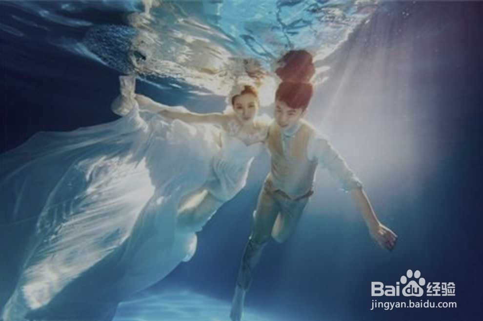 拍水下婚纱照怎么睁眼