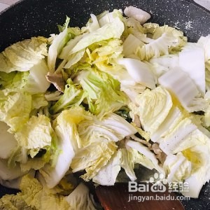 食补佳品白菜五花肉炖冻豆腐