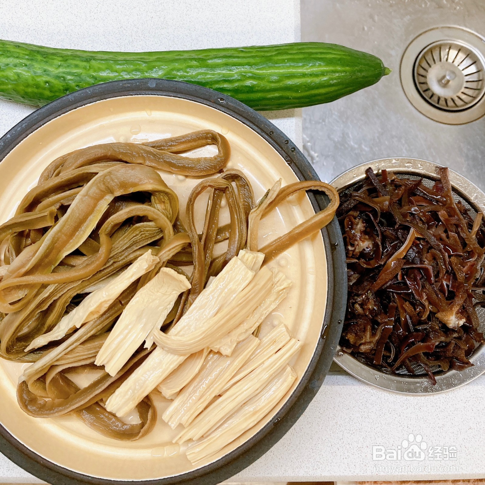 黄瓜木耳凉拌菜的做法