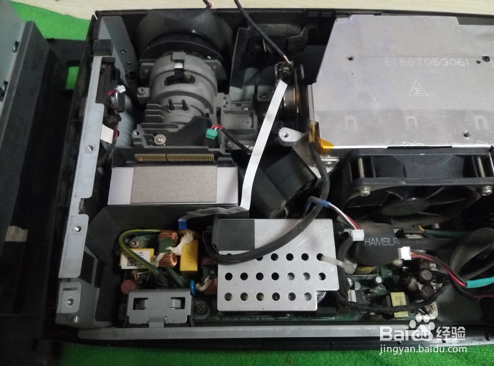 投影仪拆机教程，三洋SANYO PDG-DSU30