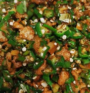 秋葵炒肉的做法