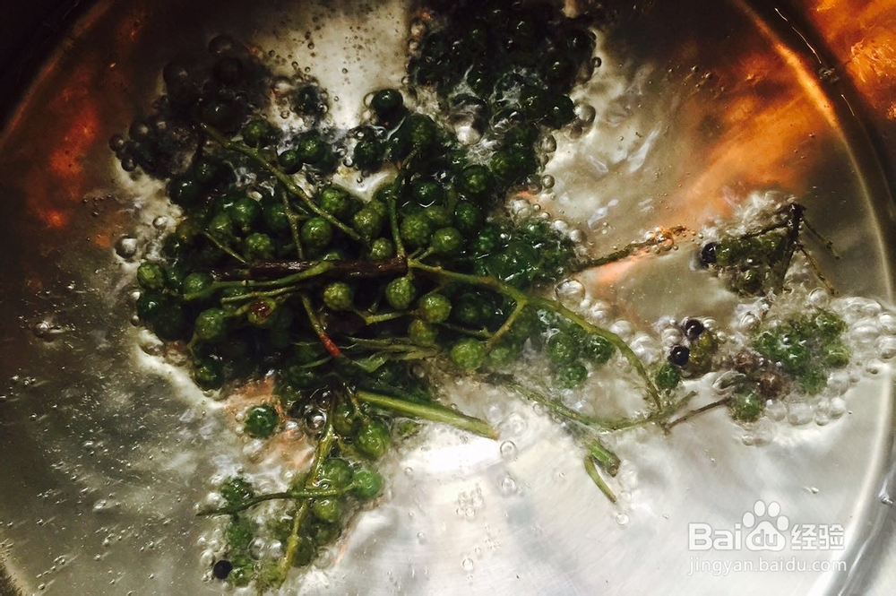 重口解馋的「藤椒鸡」